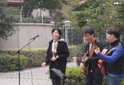 ​李亚鹏难忘旧爱，女友竟然和王菲差不多