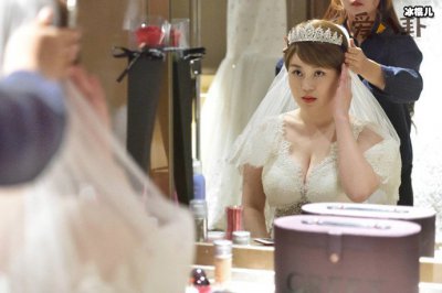 ​赵本山徒弟关婷娜资料起底，靠身材成功在乡村爱情出道！