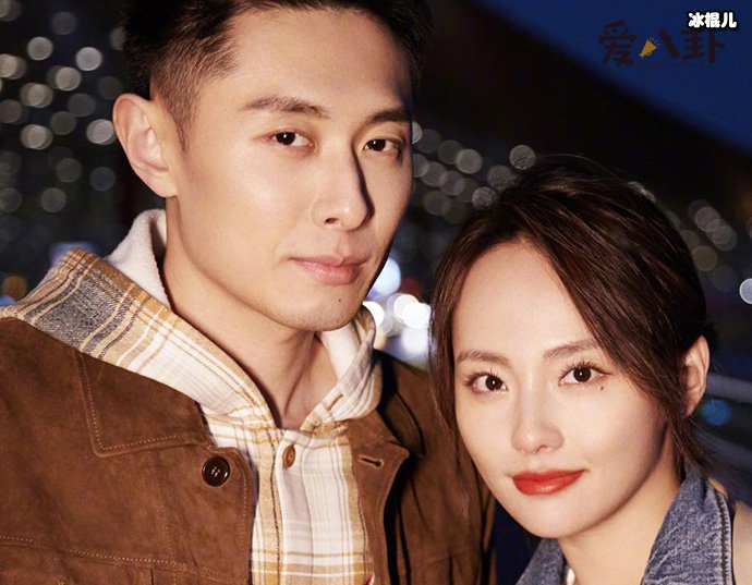 买超张嘉倪合影