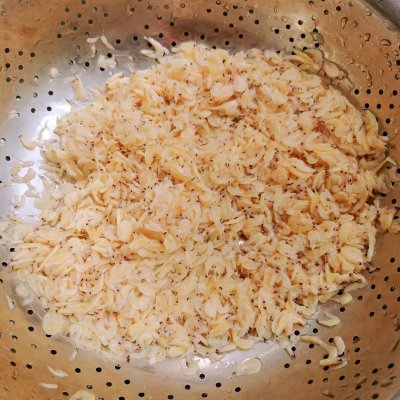 鸡粉是怎么做的（纯手工自制鸡粉做法推荐）