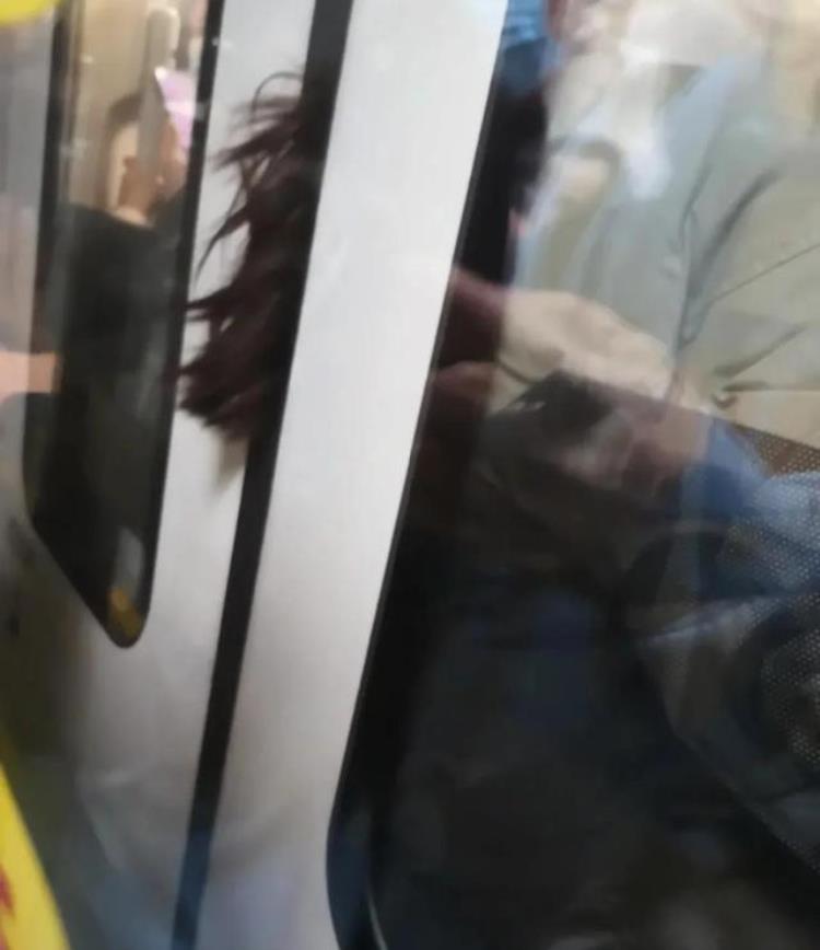 广州地铁三号线人挤人「打工人的噩梦广州3号线人山人海」