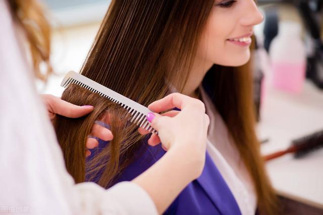 拉直的头发洗了之后变回原样了怎么回事（拉直的头发洗了之后变回原样了）(图2)