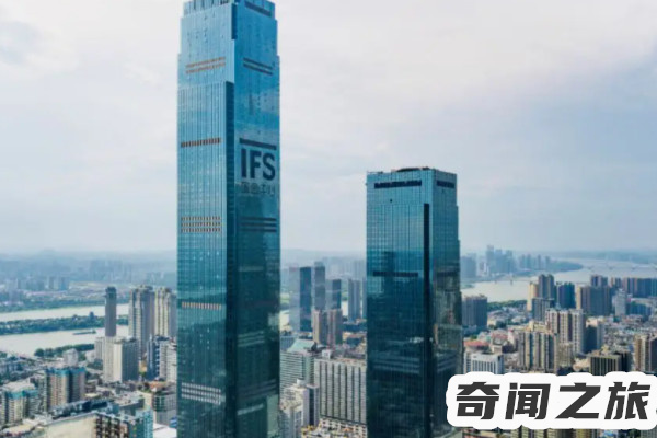 长沙第一高楼国金中心（160亿元人民币总建筑面积达到了98万平方米）(1)_