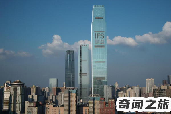 长沙第一高楼国金中心（160亿元人民币总建筑面积达到了98万平方米）(2)_