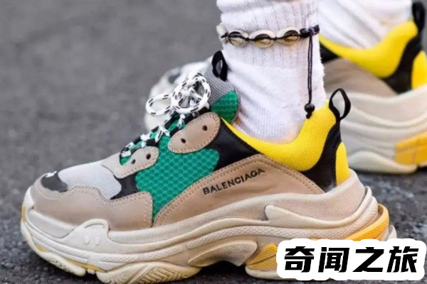 巴黎世家又是什么梗(顾客维护秩序反被打)(4)_