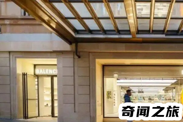 巴黎世家又是什么梗(顾客维护秩序反被打)(1)_