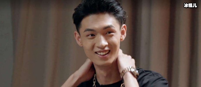 秦霄贤是富二代