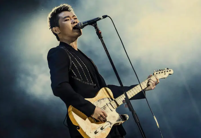 梁博家境如何（梁博父亲身份揭秘）(1)_