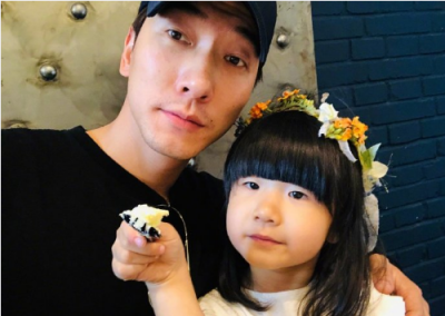 ​张亮老婆寇静，张亮离婚了(张亮前妻寇静个人资料微博照片)