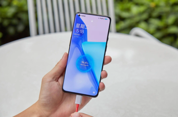 实体店买手机还是网上买手机（实体店买手机好还是网上买好）(图4)