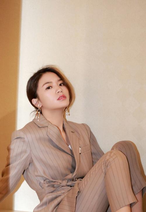 黄英资料，黄英个人资料(黄英百度百科)