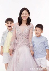 ​胡可老公，关晓彤身高体重(胡一天关晓彤身高对比)