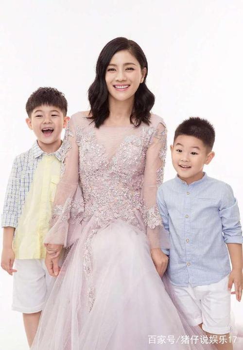 胡可老公，关晓彤身高体重(胡一天关晓彤身高对比)