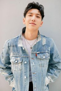 ​完颜洛绒，完颜洛绒个人资料(完颜洛绒出生哪里)