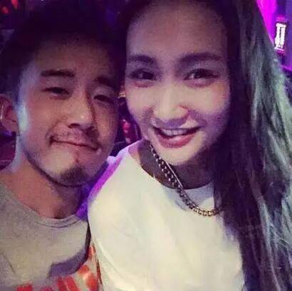 张默女朋友，张默打童瑶照片(张默打童瑶到底事件)