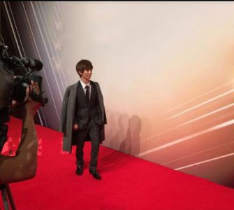 ​郭敬明身高对比图，郭敬明身高体重