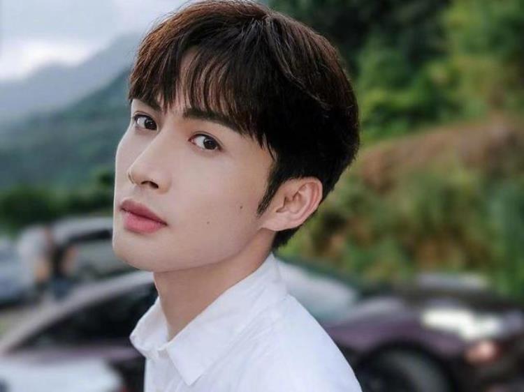 嘉行前艺人「捧不红的5位男演员嘉行一哥太低调京圈少爷戏路窄」