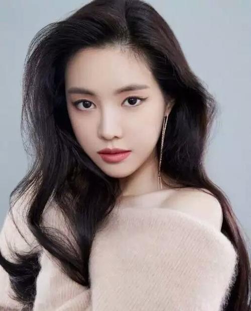 孙娜恩整容对比，孙娜恩脸越来越大,本文共（2947字）