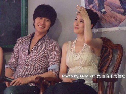 朴海镇李泰兰，朴海镇四次恋情(朴海镇的现实中的老婆李泰兰)