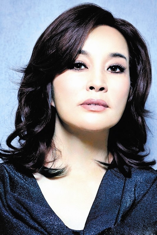 刘晓庆回应整容称不可能 要有假体空中早飞了