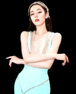 ​迪丽热巴异域风造型好美