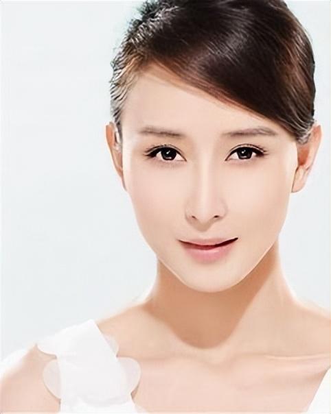 胡静老公个人资料(马来西亚拿督花5000万娶41岁胡静)