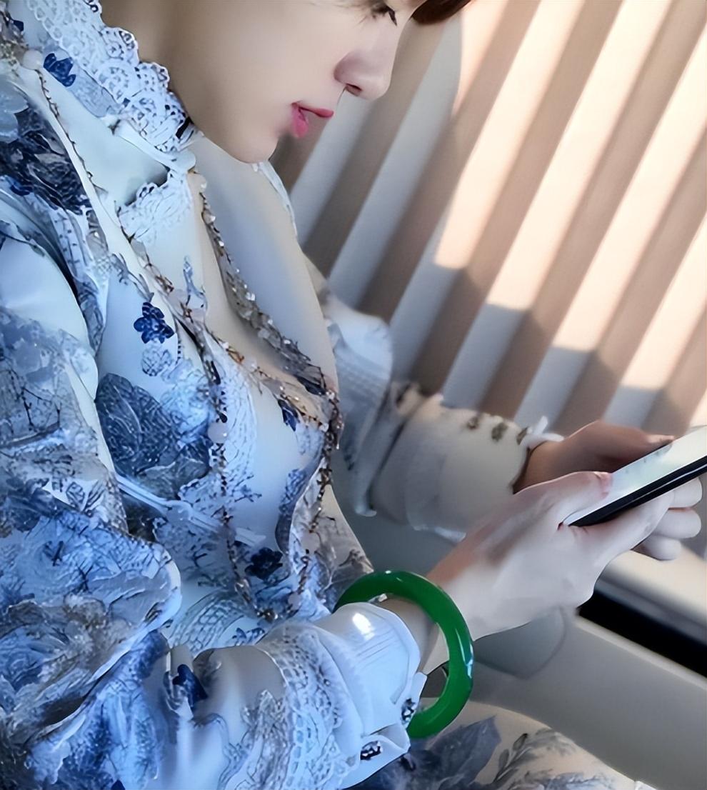 阿兰达瓦卓玛的感情经历（亚洲小天后阿兰达瓦卓玛资料简介）