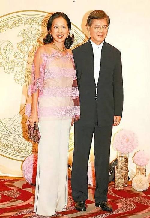 演员朱琳琳的资料简介（63岁的朱玲玲两嫁百亿富豪）