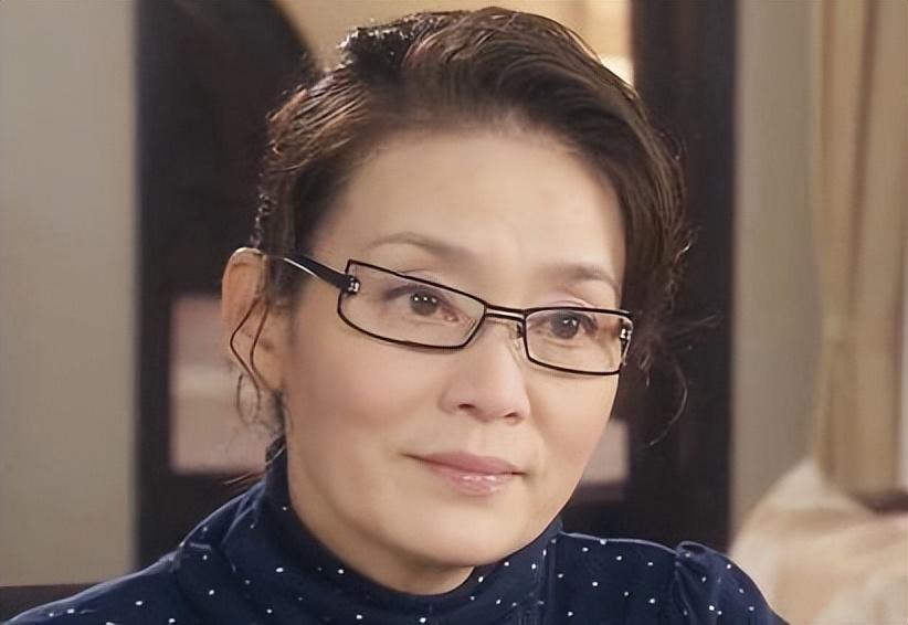 潘虹的出生个人简历（国家一级演员潘虹资料）