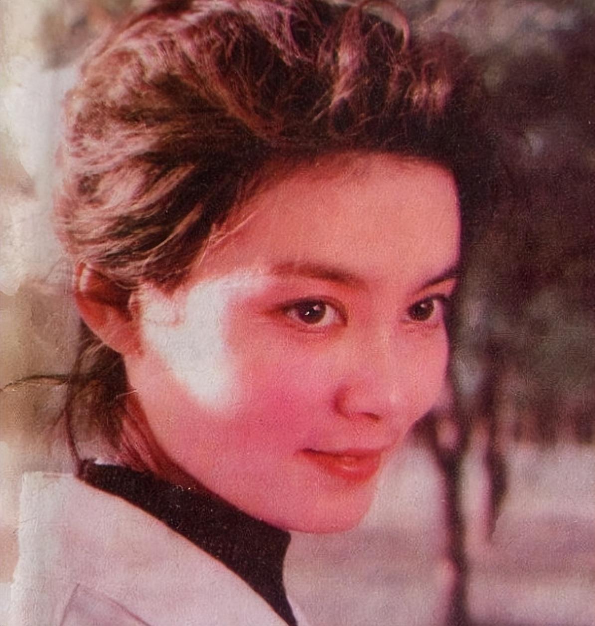 潘虹的出生个人简历（国家一级演员潘虹资料）