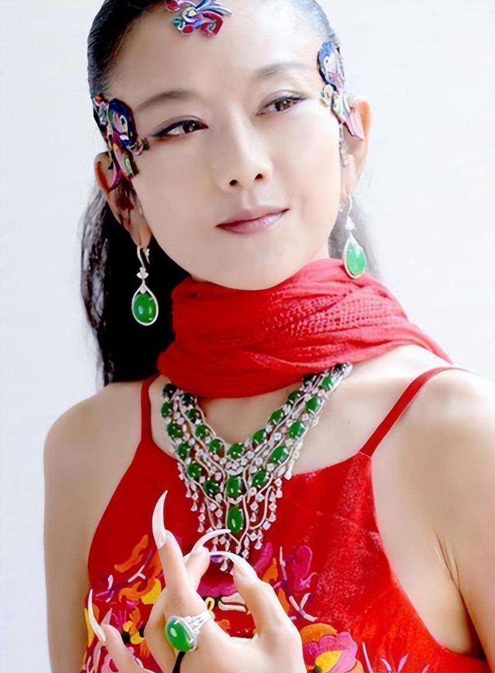 舞蹈家杨丽萍资料介绍（杨丽萍和前夫刘淳晴离婚20年）