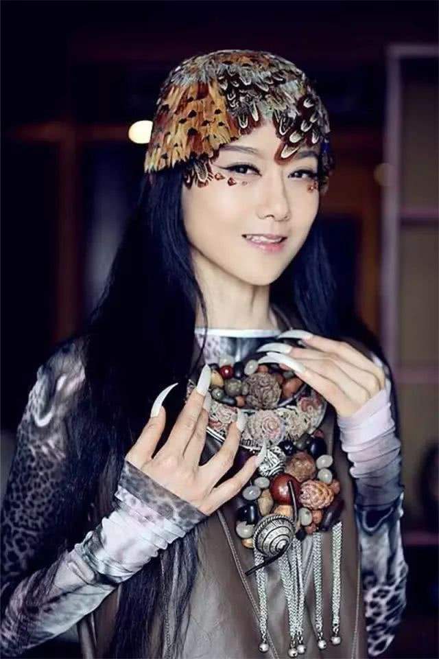 舞蹈家杨丽萍资料介绍（杨丽萍和前夫刘淳晴离婚20年）