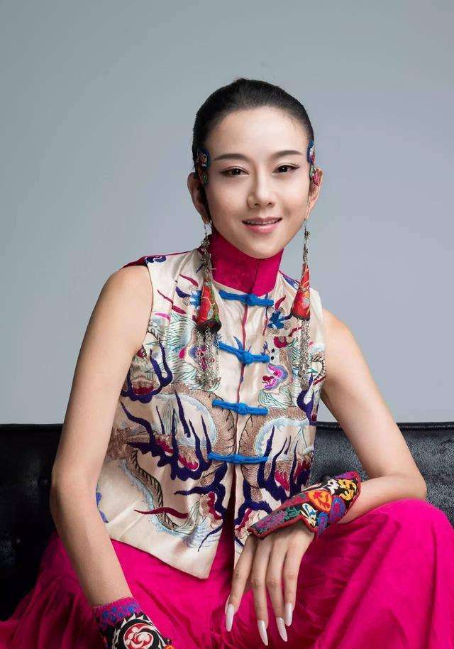 舞蹈家杨丽萍资料介绍（杨丽萍和前夫刘淳晴离婚20年）