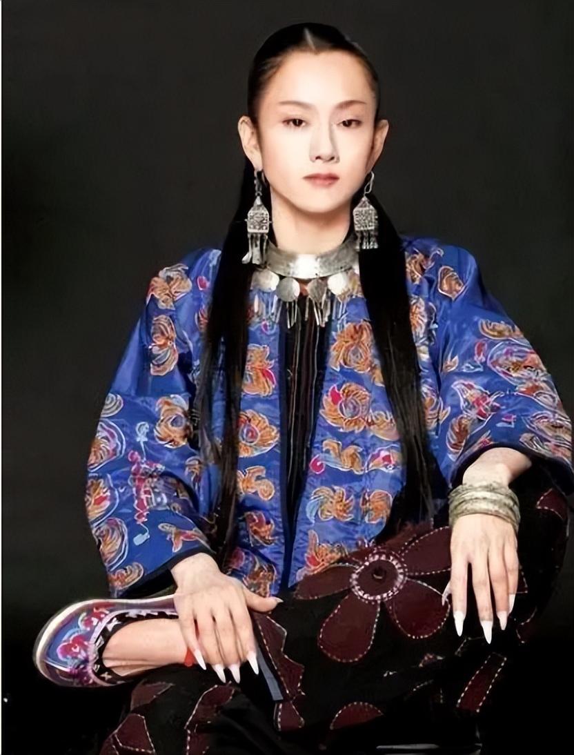 舞蹈家杨丽萍资料介绍（杨丽萍和前夫刘淳晴离婚20年）