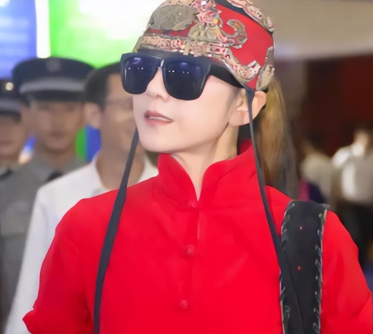 舞蹈家杨丽萍资料介绍（杨丽萍和前夫刘淳晴离婚20年）