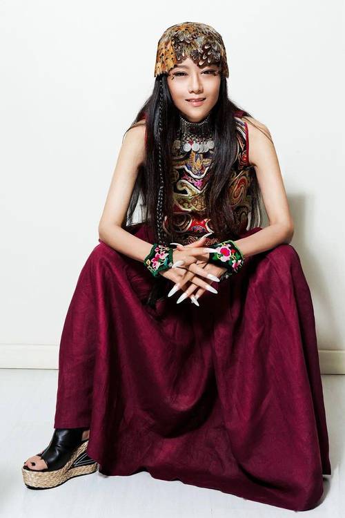 舞蹈家杨丽萍资料介绍（杨丽萍和前夫刘淳晴离婚20年）