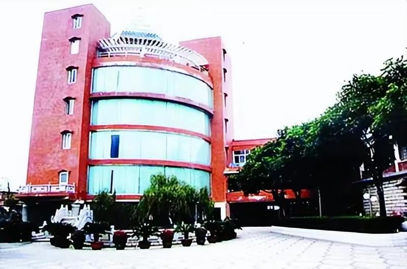 杨钰莹羞辱门事件（甜歌皇后杨钰莹资料简介）