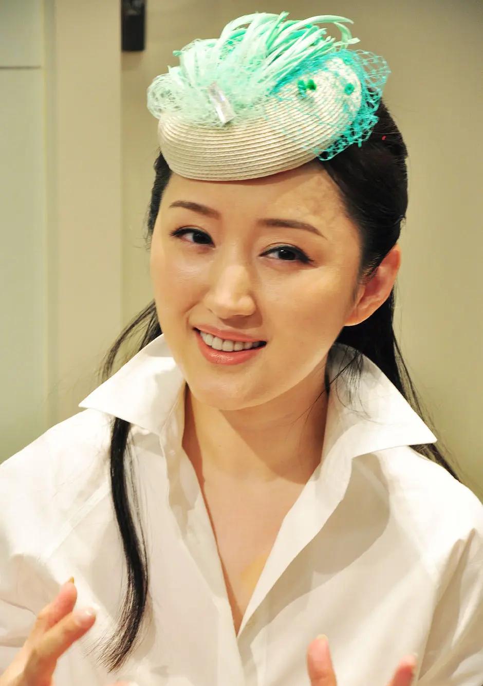 杨钰莹羞辱门事件（甜歌皇后杨钰莹资料简介）