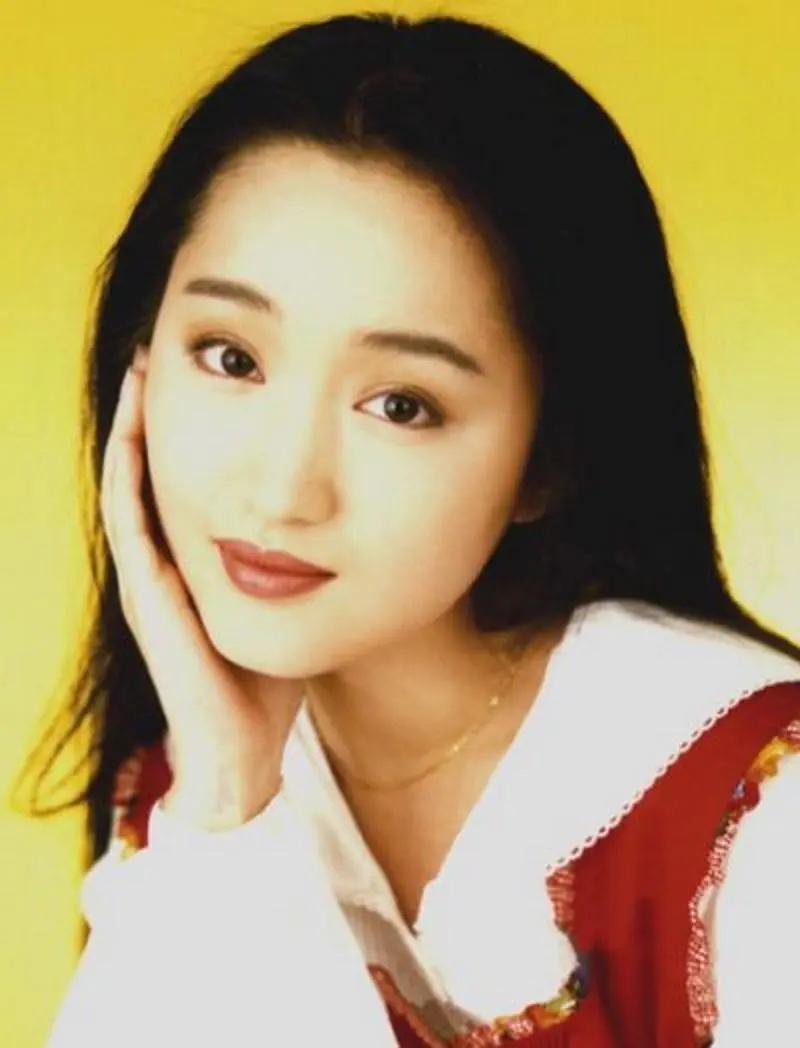 杨钰莹羞辱门事件（甜歌皇后杨钰莹资料简介）