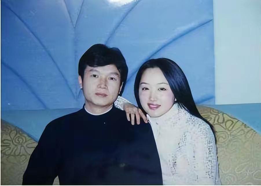 杨钰莹羞辱门事件（甜歌皇后杨钰莹资料简介）