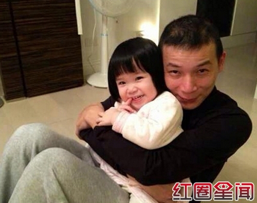 钟欣凌老公陈清河个人资料微博被揭 女儿可爱照片曝光