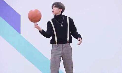 蔡徐坤是什么梗(如何评价蔡徐坤)