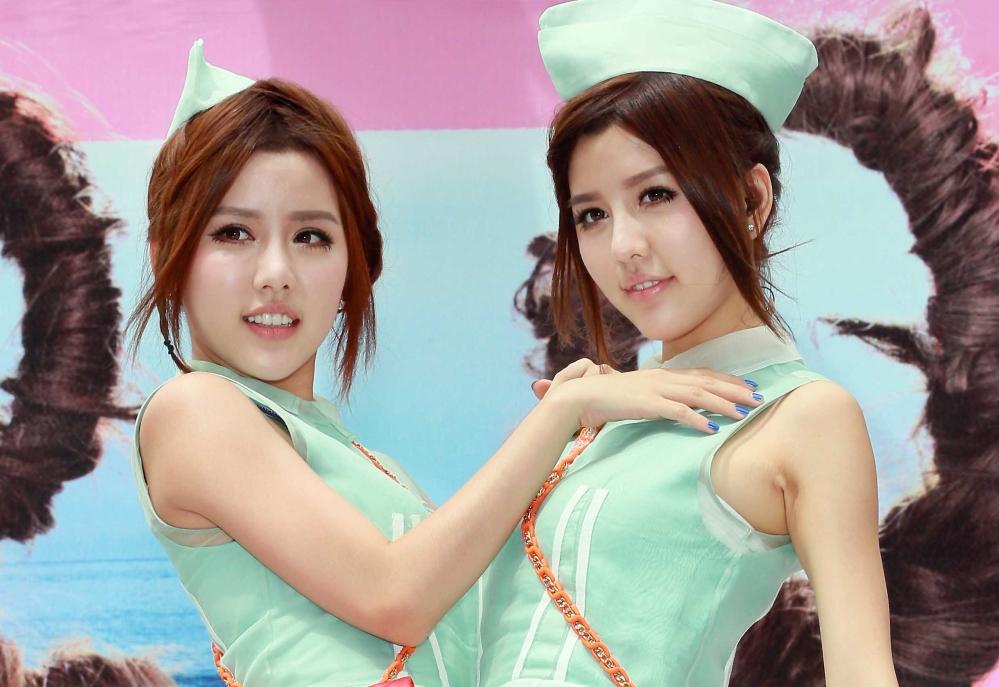 新加坡女子音乐组合BY2怎么样（by2新加坡黑历史）