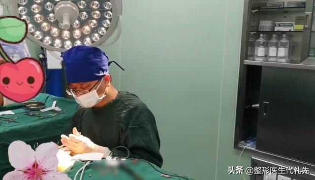 整容前后照片对比真人（来看看56岁姐姐做拉皮手术的亲身经历）