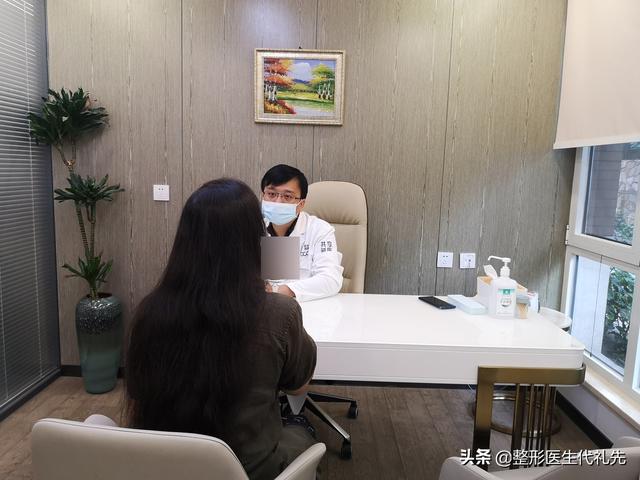 整容前后照片对比真人（来看看56岁姐姐做拉皮手术的亲身经历）