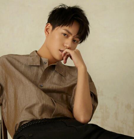 王牌对王牌秦俊杰是哪一期 秦俊杰哭了原因是看了这个视频