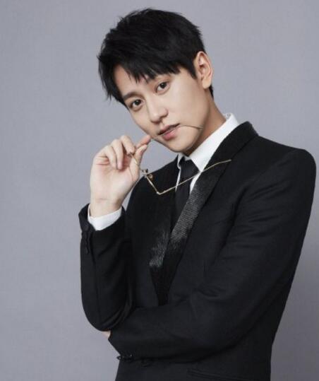 王牌对王牌秦俊杰是哪一期 秦俊杰哭了原因是看了这个视频