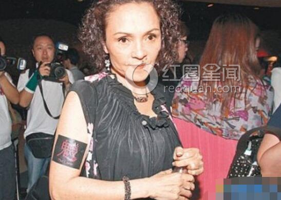 张柏芝母亲做什么的 张柏芝老妈拍三级是真的吗