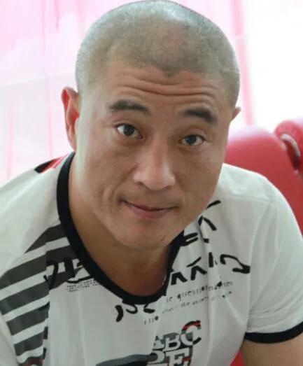 吃喝嫖赌刘小光风采不在 