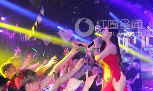 干露露内衣被当众扯下 揭干露露最近新闻